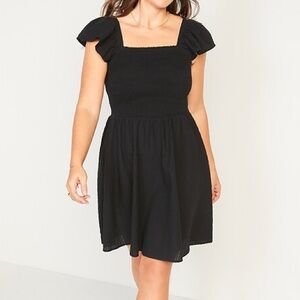 Old Navy SzL fit and flare flutter sleeve smocked seersucker mini dress Black